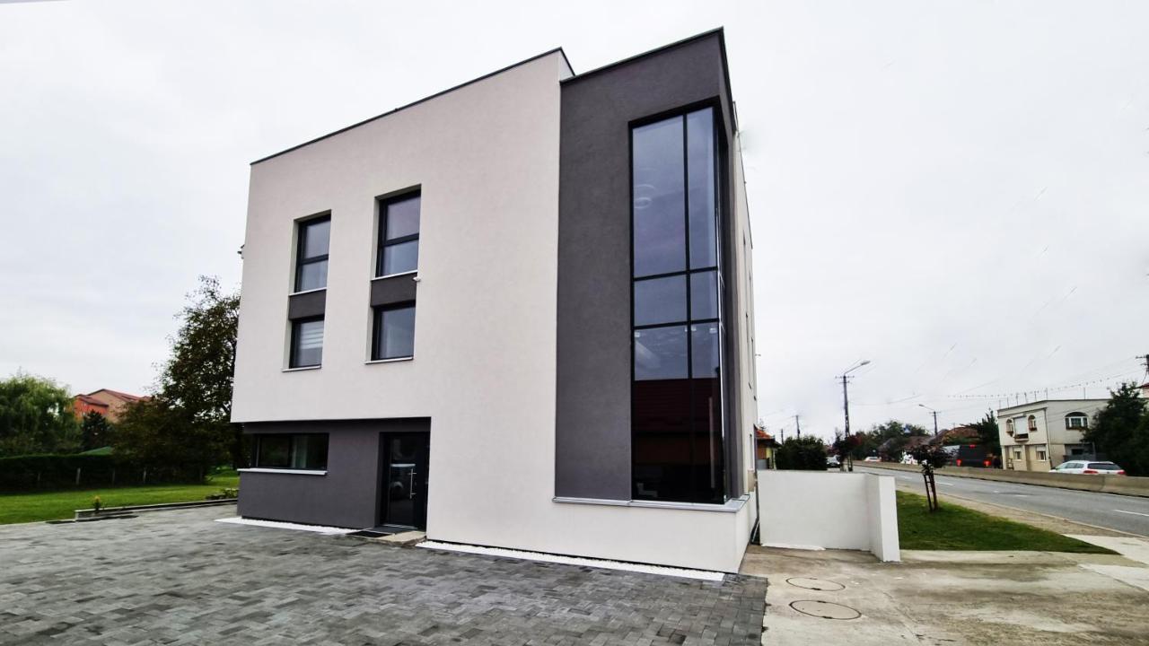 The Butterfly Hotel Sângeorgiu de Mureș Exterior photo